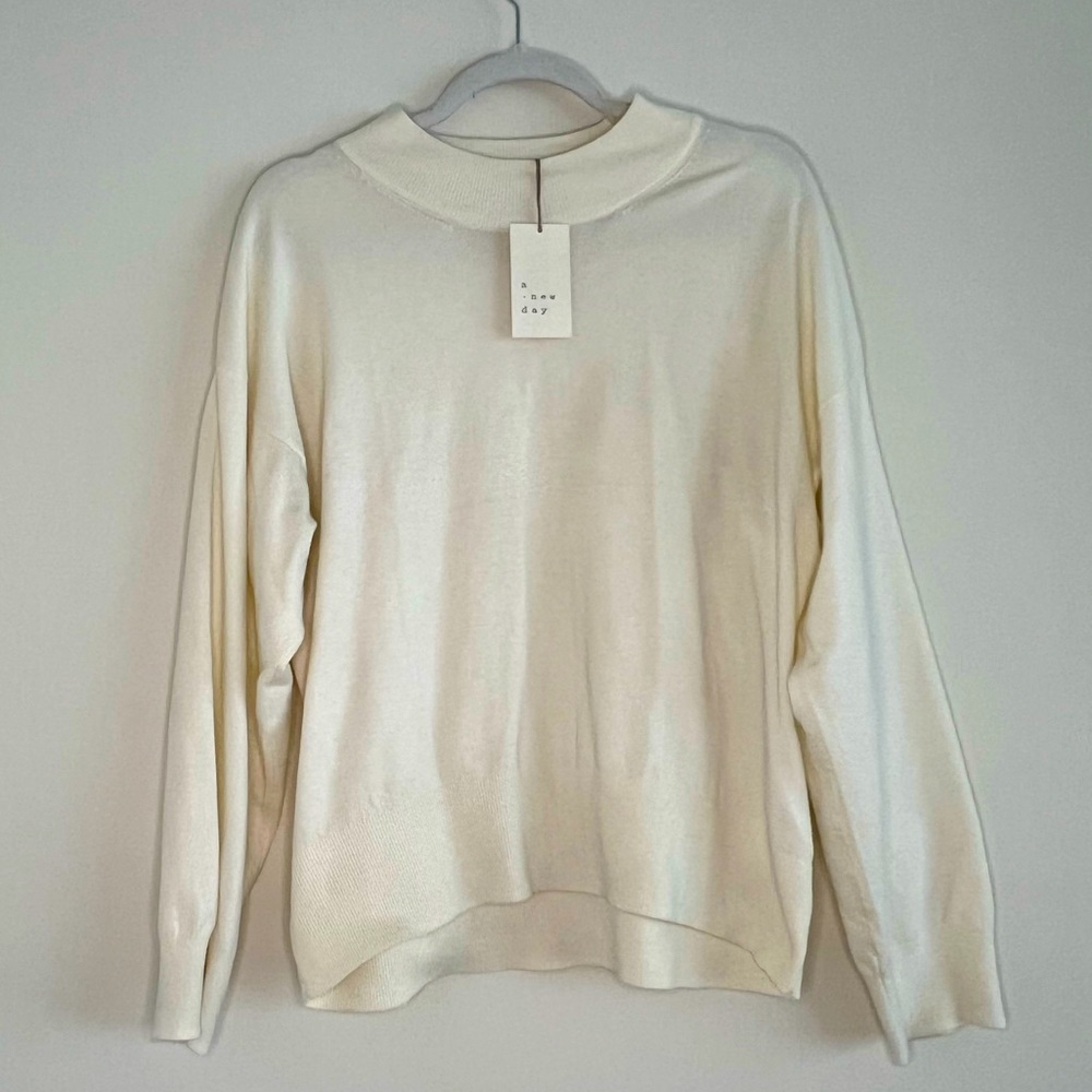 NWT soft ecru / off white mock neck sweater